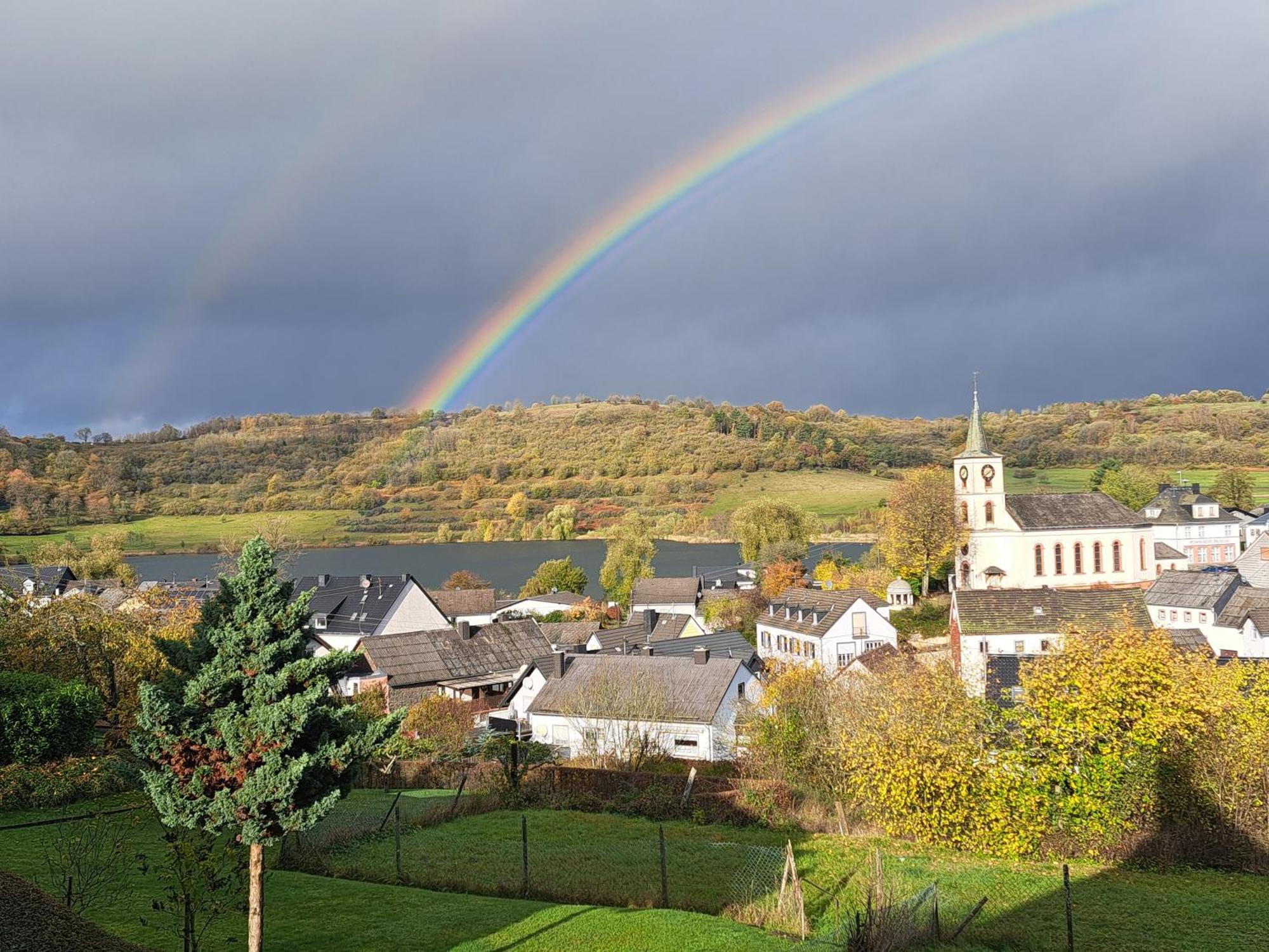 Haus Mit Idyllischem Seeblick Schalkenmehren Eksteriør billede
